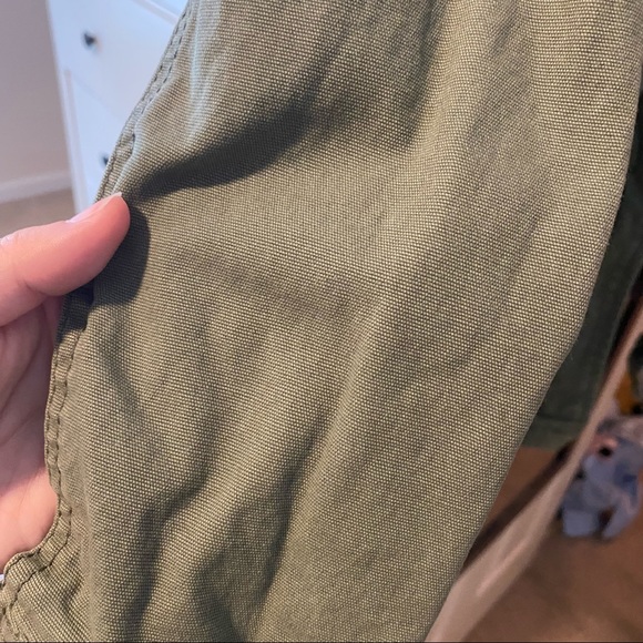 Green cargo jacket — perfect for fall! - Picture 3 of 4